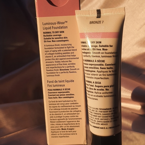 Bronze 7 TimeWise Luminous Wear Liquid Foundation